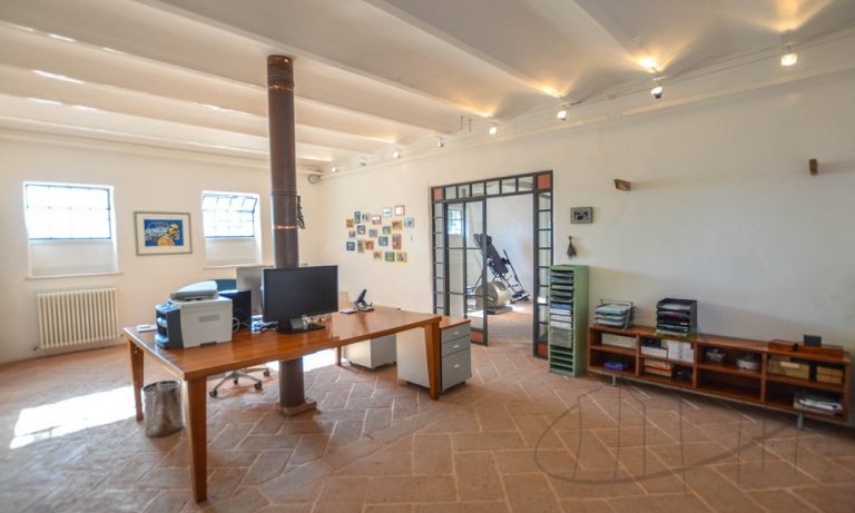 Farmhouse in Le Marche, former stable converted into large office.